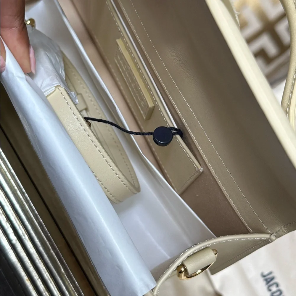 Jacquemus Le Grand Bambino Ivory Bag with Crossbody Strap - Picture 12 of 15